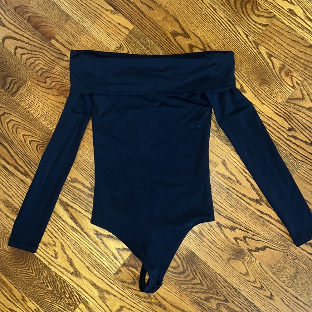 Aritzia contour Deco bodysuit (black)